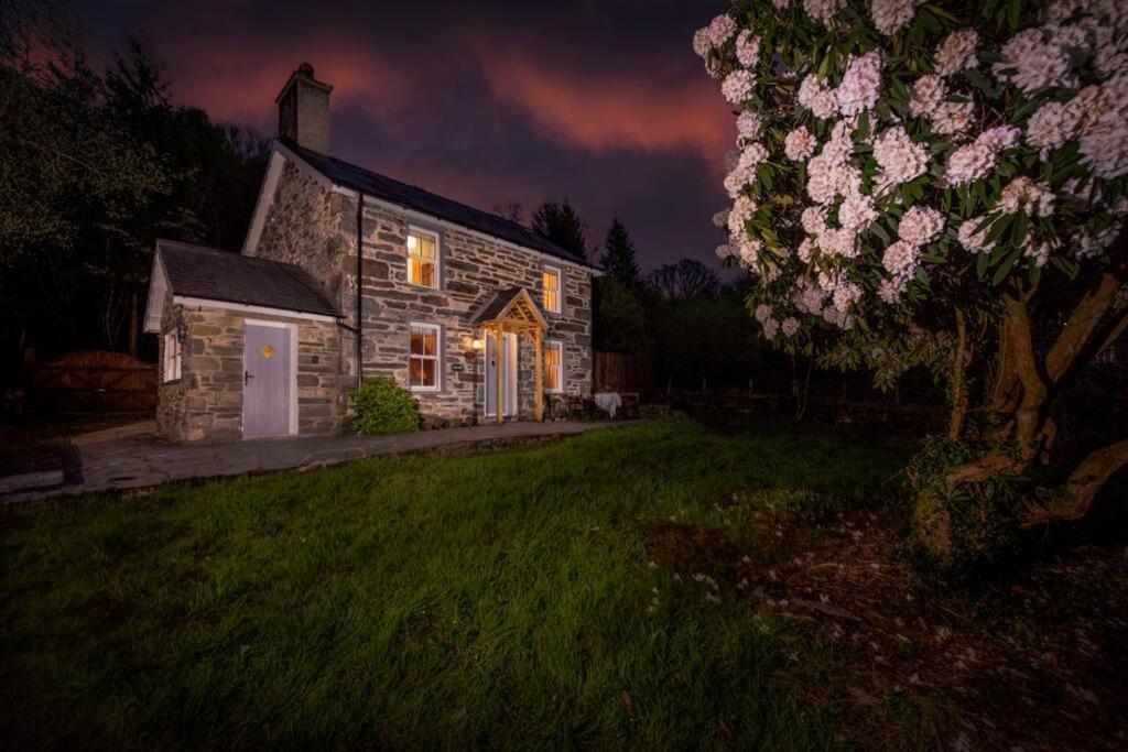 Charming Riverside Cottage In Snowdonia National Park Tanygrisiau Exteriér fotografie